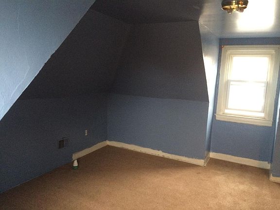 upstairs bedroom 1