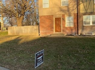 3839 NE Colonial Dr, Lees Summit, MO 64064