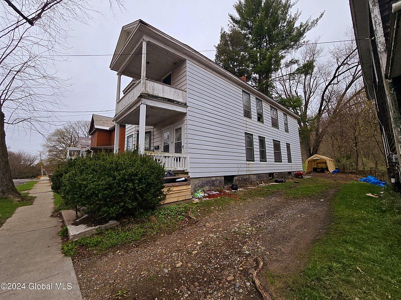 2nd image of 30 William Street