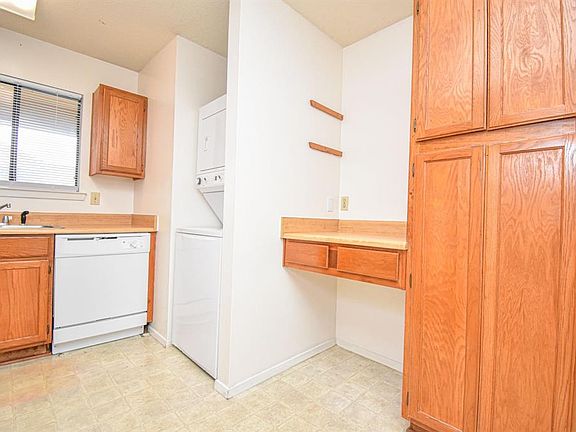 5th image of 400 South Town Dr