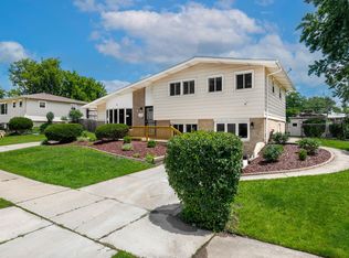 14825 Parkside Ave, Oak Forest, IL 60452