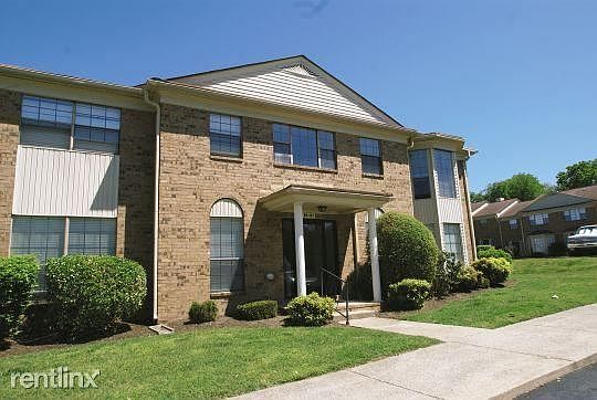 048_1054836f6bc6f40_Outside3