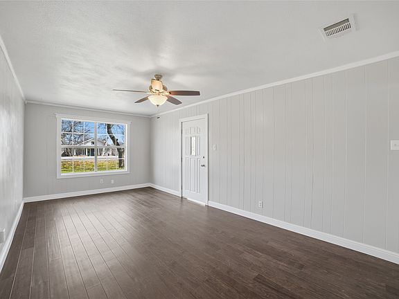 2nd image of 404 S 4th St