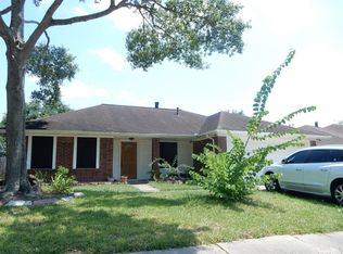 15823 Cambridge View Dr, Friendswood, TX 77546
