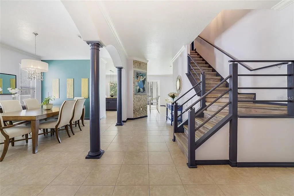 5 bed, 3.0 bath, 3279 sqft, $3,990 — Photo 3