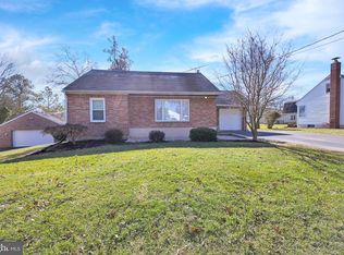 1736 E Canal Rd, Dover, PA 17315