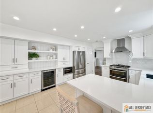 26 Surrey Dr, Old Bridge, NJ 08857