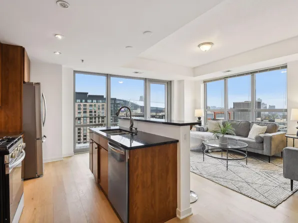 929 Portland Ave APT 1205, Minneapolis, MN 55404