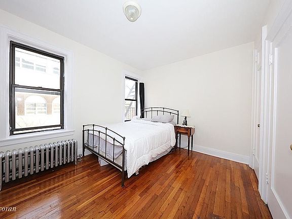 4th image of 3056 30th St APT 3C