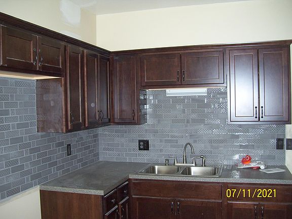 5th image of 751 N Salina St #1
