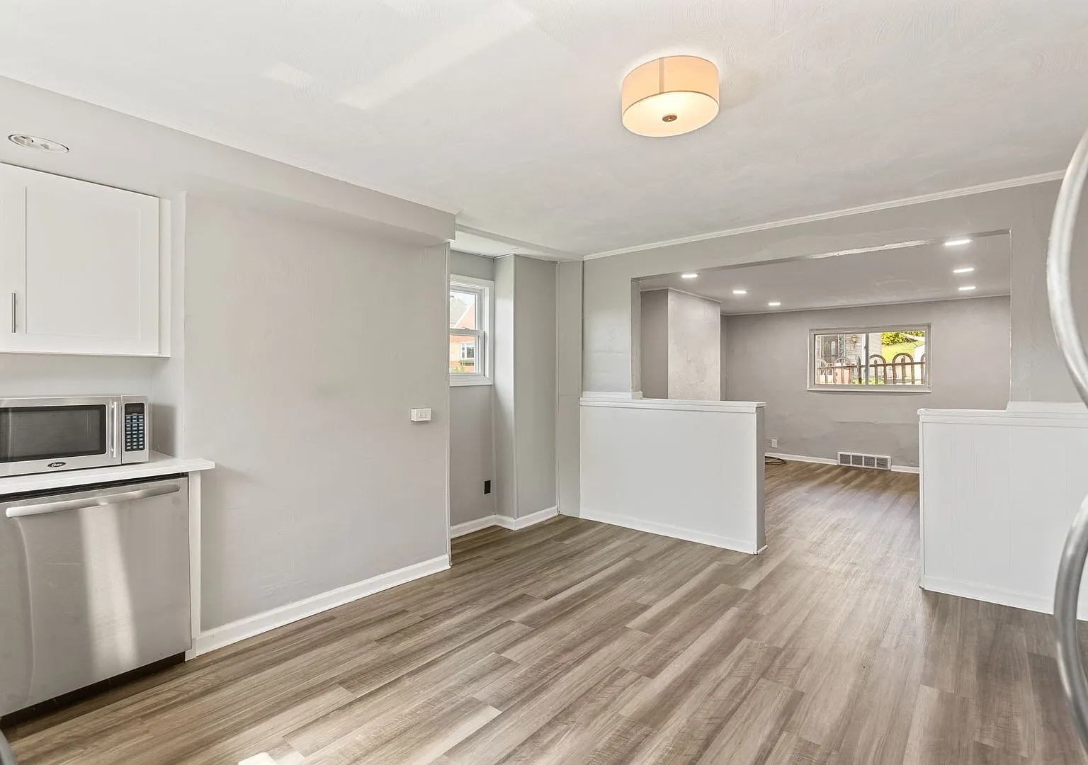 4 bed 1.5 bath - Completely updated in great Mt. Washington location - central air, washer/dryer — Photo 2