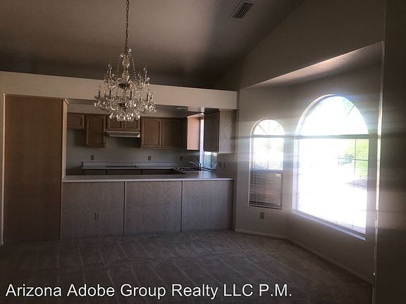 4th image of 581 S Sawmill Gardens Dr