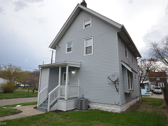 5th image of 486 Howe St