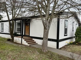 660 Village Dr #13, Molalla, OR 97038