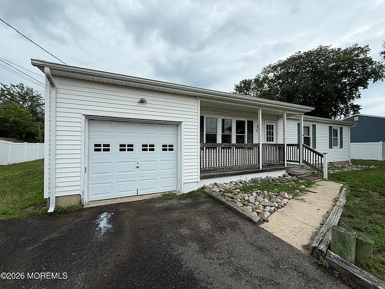 616 Bowsprit Point — Photo 2