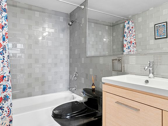 5th image of 143 Avenue B APT 3C