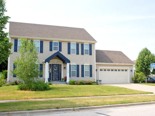 1726 Tumbleweed CIRCLE, West Bend, WI 53095
