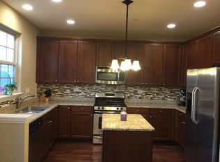 2481 Waterbury Ln, Buffalo Grove, IL 60089