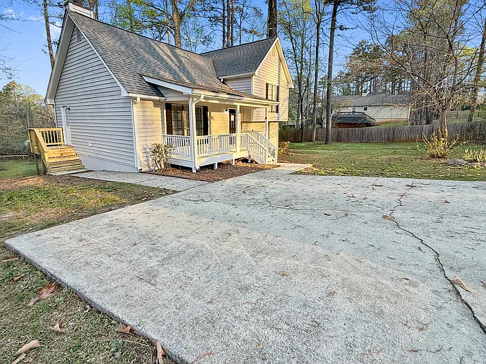 234 Hillcrest Dr — Photo 3