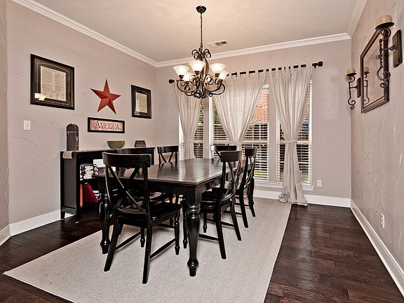 5th image of 7903 New Castle Ct
