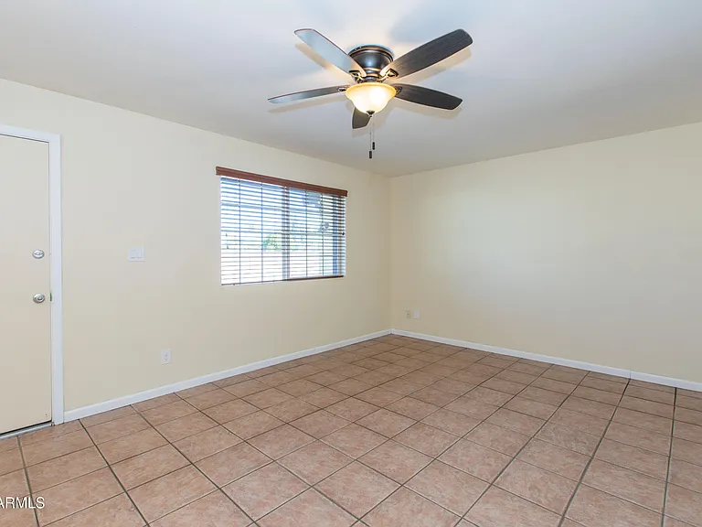 1813 E Ellis Dr — Photo 9