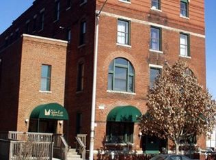 112 W Hill St APT 303, Champaign, IL 61820
