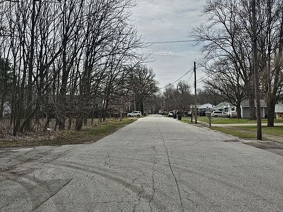 3rd image of 351 N Ohio St