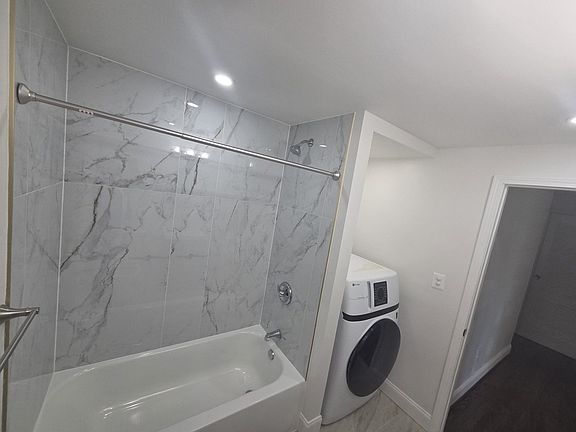 3rd image of 906 Woodson Rd #1