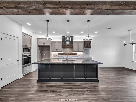 4th image of 3054 Teller Dr