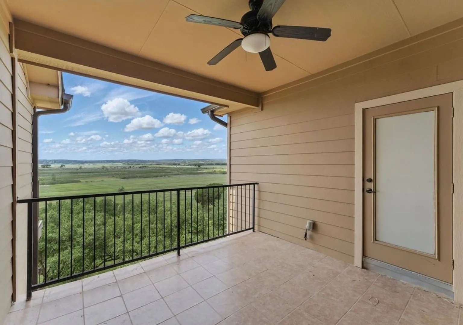 $500 Price Drop!! // New On Market — Photo 3