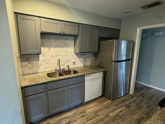 3rd image of 9295 Washington Blvd