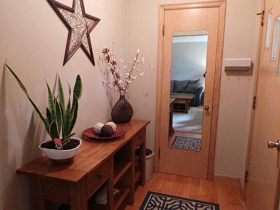 2nd image of 373 Boyd St