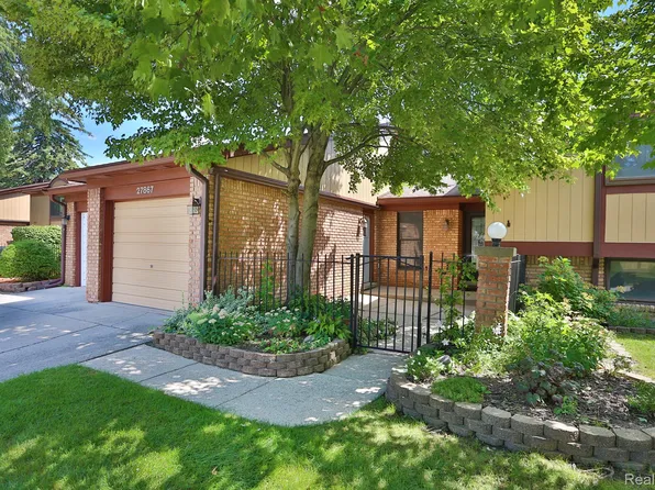 27867 Addelia St, Warren, MI 48093