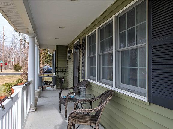 3rd image of 285 Lincoln Ave