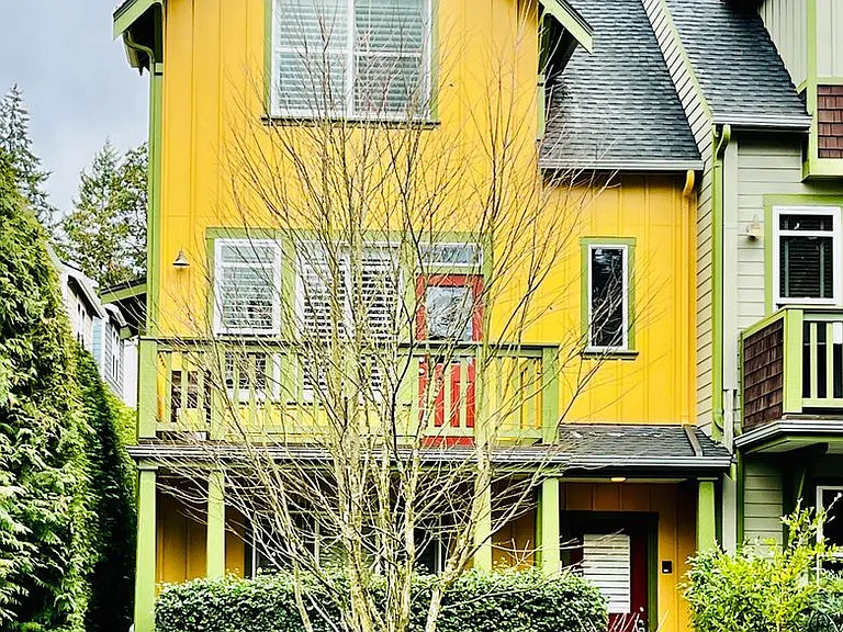 701 Madison Ave N — Photo 1