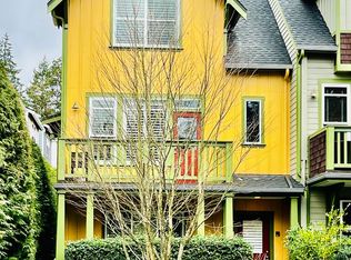 701 Madison Ave N, Bainbridge Island, WA 98110