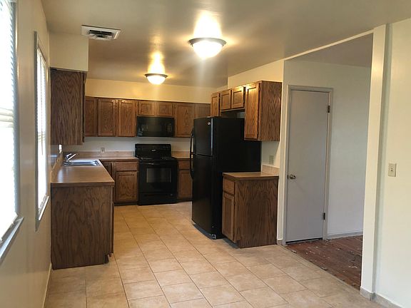 4th image of 2946 S Bennett Ave