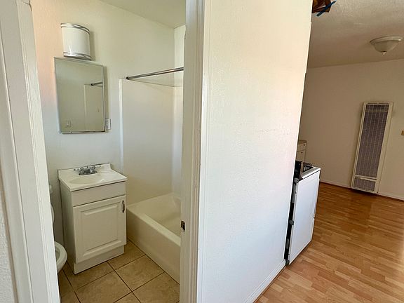 2nd image of 10109 Lampson Ave #10109