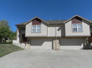 4976 Stoneback Dr, Lawrence, KS 66047