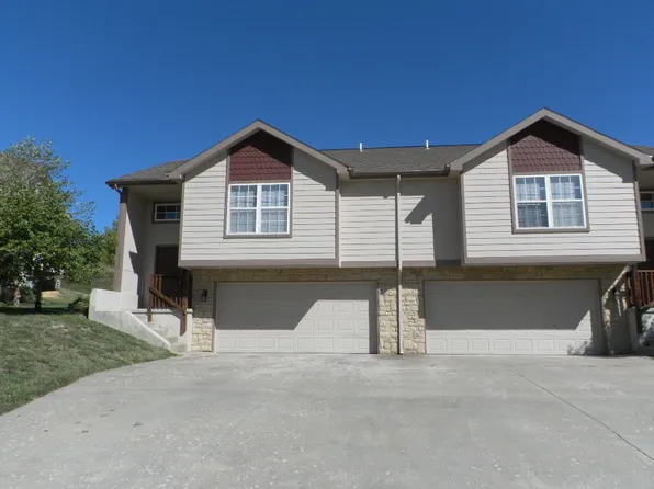 4976 Stoneback Dr, Lawrence, KS 66047