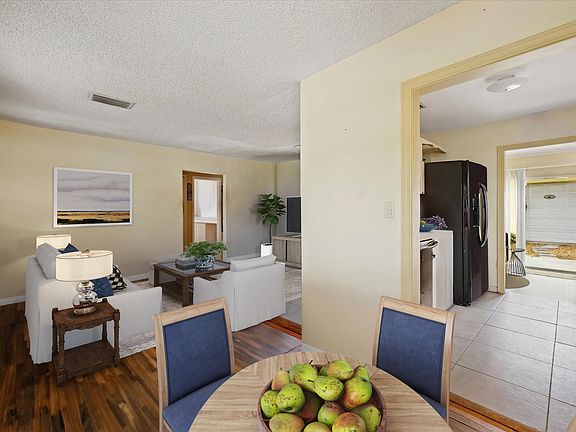 3rd image of 315 Princeton Drive