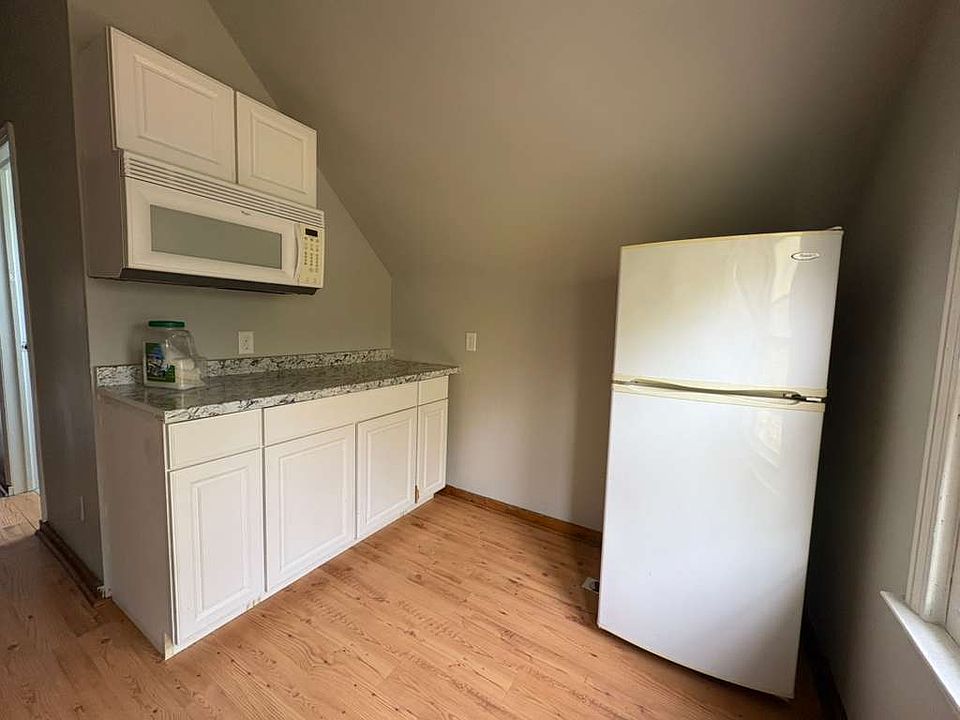 1st image of 517 Quinnipiac Ave #33