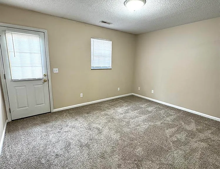 605 Old Creal Springs Rd — Photo 3