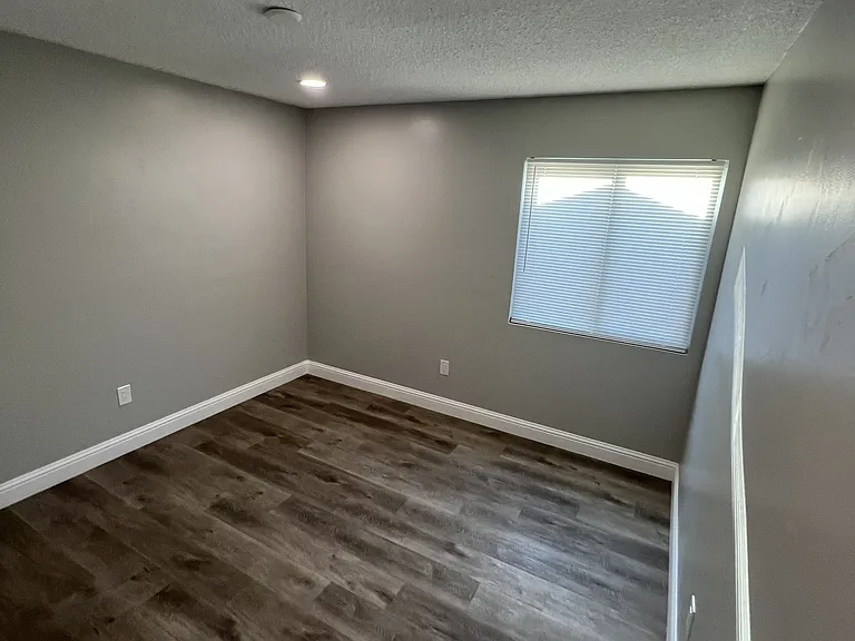 4713 Treanna Ave — Photo 13