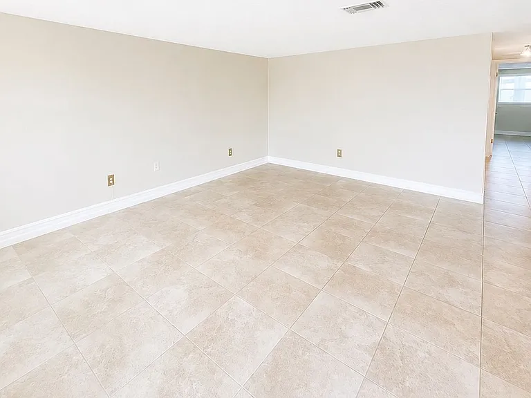 3711 Redwood Dr — Photo 3
