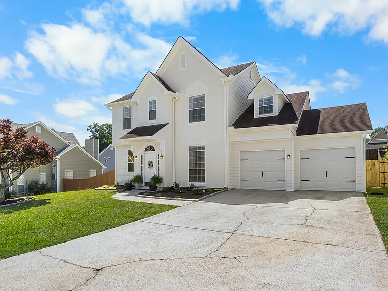 4140 Wildridge Dr — Photo 2