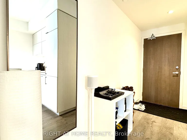 20 Richardson St #404 — Photo 6