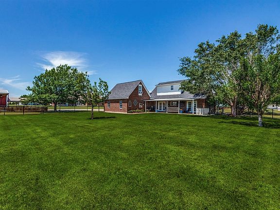 4th image of 1992 Bledsoe Rd