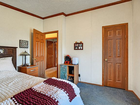 4th image of 3107 Terrace Ln