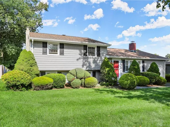 38 Pepperidge Circle, Fairfield, CT 06824